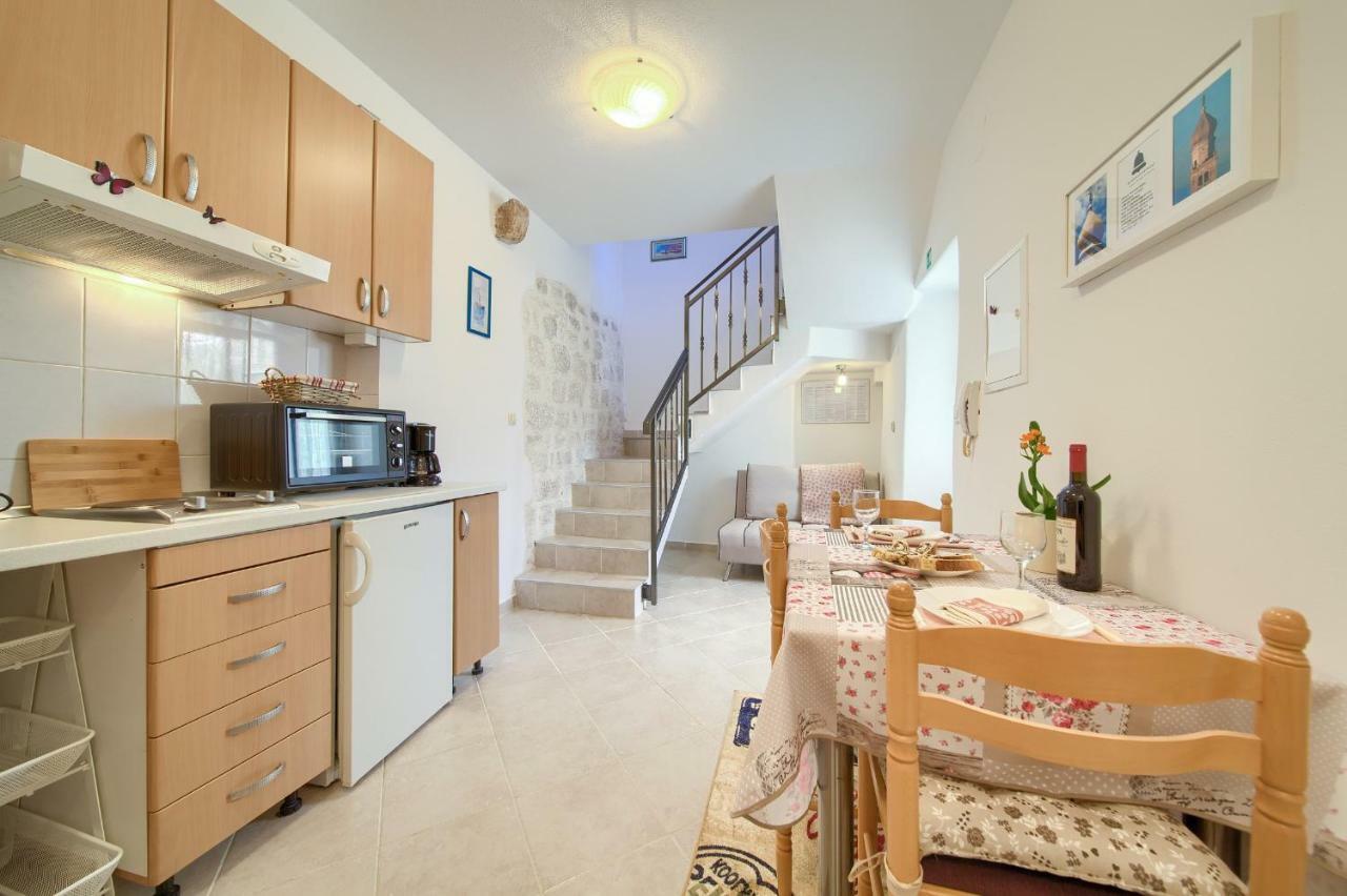 Ferienwohnung Hrast Krk Town Exterior foto
