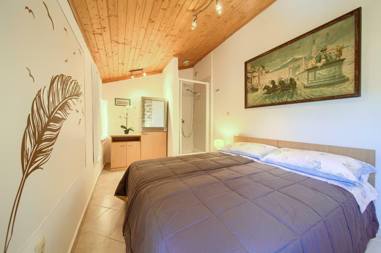 Ferienwohnung Hrast Krk Town Exterior foto